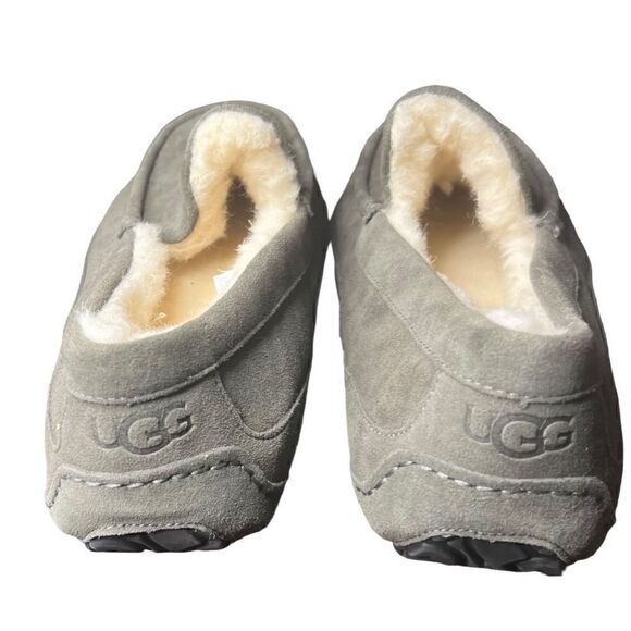 Ugg Ascot Slipper in Grey NWOB Size 17